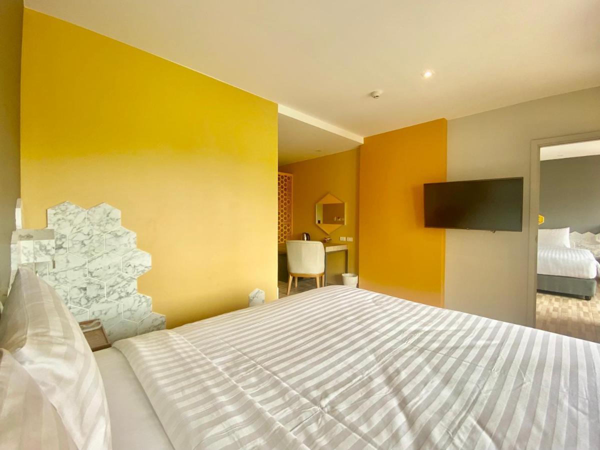 Beehive Boutique Hotel Phuket Buitenkant foto